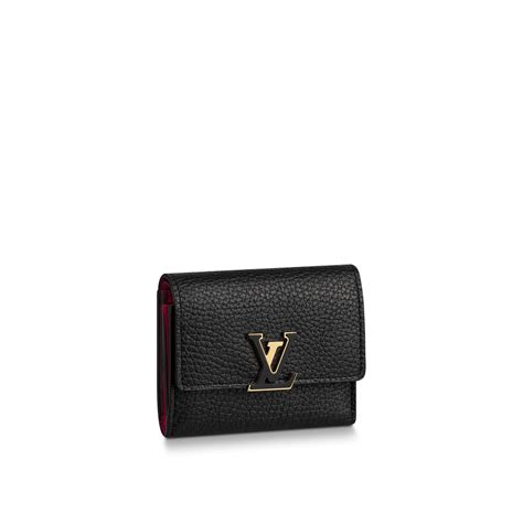 Products by Louis Vuitton: Capucines XS Wallet.